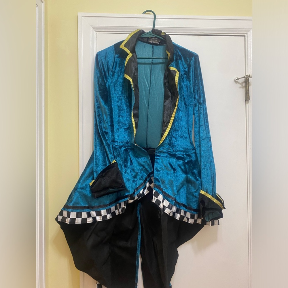 Mad Hatter Halloween Outfit